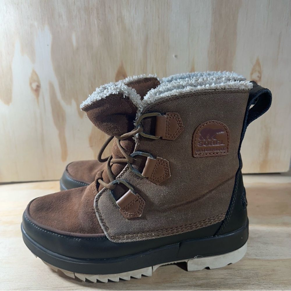 Sorel Tan and Black Winter Boots  Women’s Size 7.5